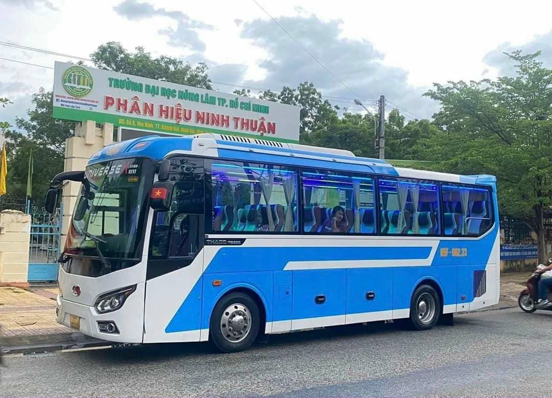 Các Dòng Xe Du Lịch Đi Mũi Né Phổ Biến Hiện Nay - Xe 35 Chỗ